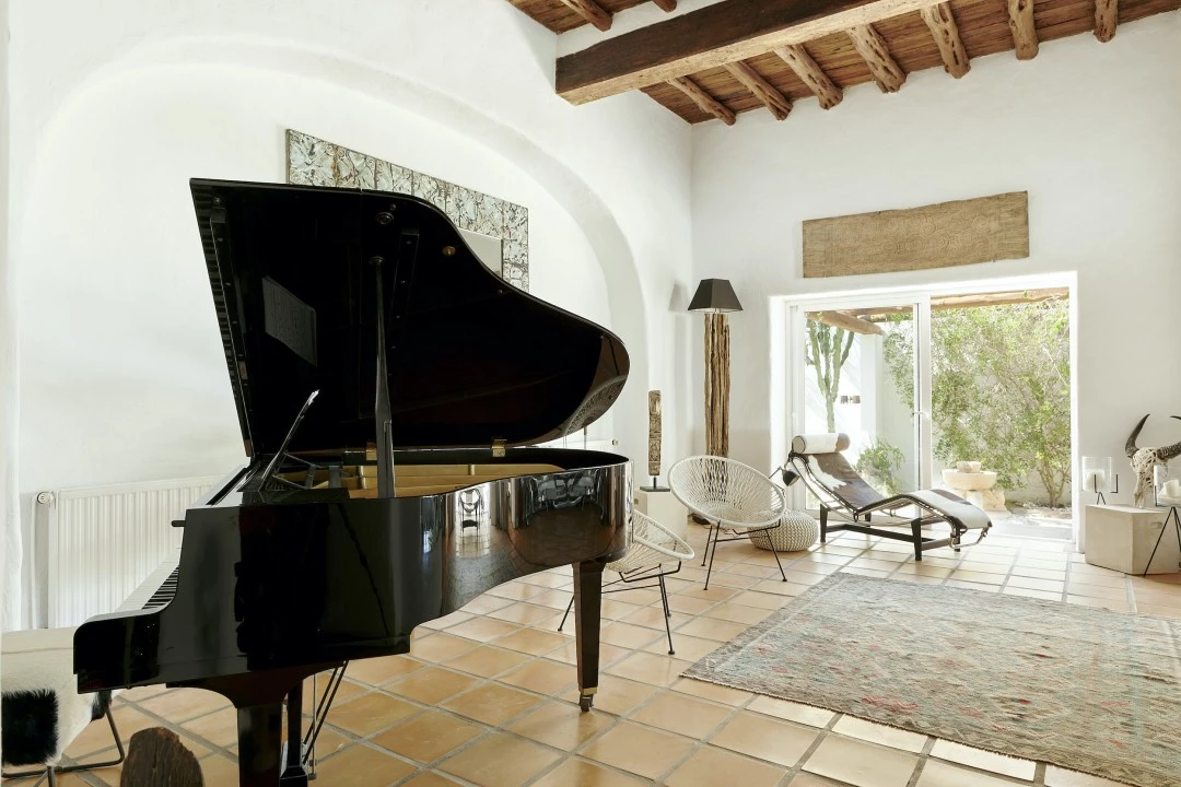 1681373354-Luxury real estates villa to rent Ibiza Lorenzo 13 piano.webp